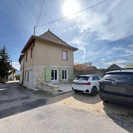 La Maison L'Oiseau Bleu Saint-Victor-de-Morestel Εξωτερικό φωτογραφία